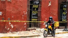 Un immeuble endommagé par le séisme à Oaxaca, dans le sud du Mexique, le 23 juin 2020.