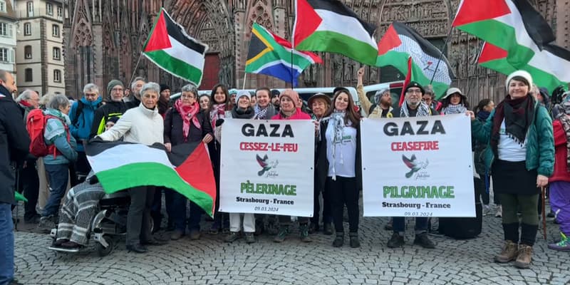 Plusieurs dizaines de personnes ont marché de Strasbourg à Obernai le 9 mars 2024 pour demander un cessez-le-feu à Gaza.