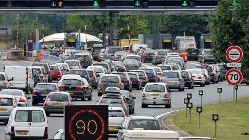 Des embouteillages sur une autoroute française - Image d'illustration