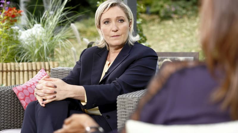 Marine Le Pen dans "Une ambition intime" avec Karine Le Marchand 