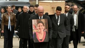 Les obsèques d'Agnès Lassalle, l'enseignante poignardée dans sa classe par l'un de ses élèves, le 3 mars 2023 à Biarritz, dans les Pyrénées-Atlantiques