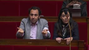 Un député LFI portant un brassard "En grève" recadré par la présidente de l'Assemblée nationale