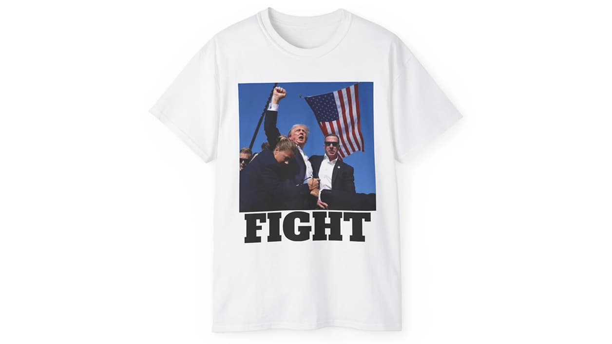Un t-shirt à l'image de Donald Trump. 