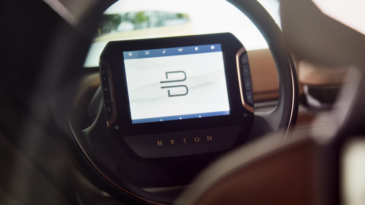 L'écran intégré au volant de ce concept Byton. L'écran intégré au volant de ce concept Byton.