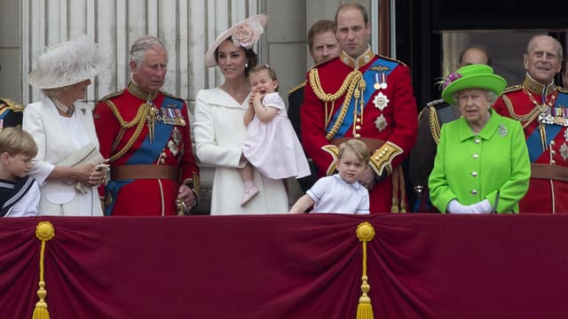 La famille royale au côté de la reine Elizabeth II le 11 juin 2016