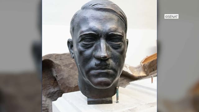 Le buste d'Adolf Hitler.