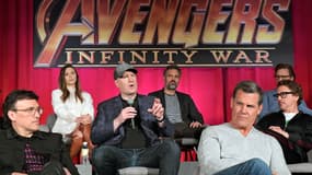 Kevin Feige, président des studios Marvel, entouré des acteurs et du réalisateur du film Avengers : Infinity War