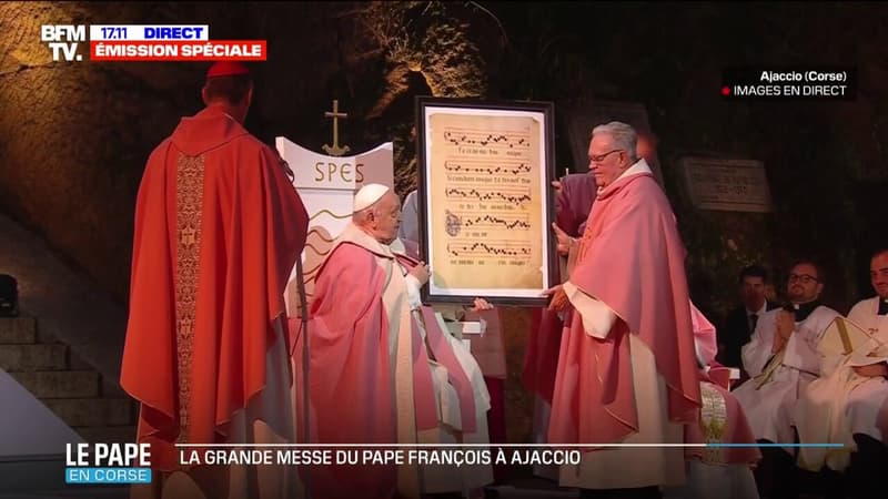 Les images des cadeaux offerts au pape François, lors de la messe d'Ajaccio