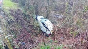 Une voiture fait une chute de dix mètres à Contes (Alpes-Maritimes), le 30 novembre 2024.