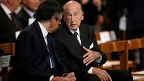 Valéry Giscard d'Estaing et François Fillon avant une messe à la cathédrale Notre-Dame de Paris, le 27 juillet 2016.