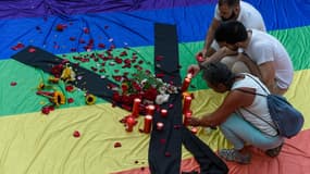 Ce 13 juin, des Barcelonais rendaient hommage aux morts du Pulse. 