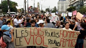 Manifestation à Casablanca, au Maroc contre les violences sexuelles à l'encontre des femmes