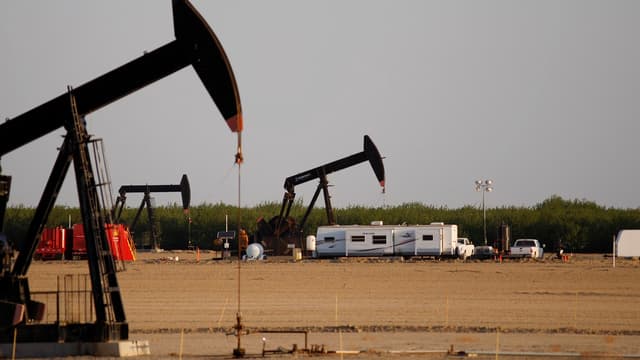 Le marché de la voiture électrique menace les compagnies pétrolières.