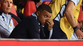 Kylian Mbappé sur le banc lors de la première période du match France - Pays-Bas à l'Euro, le 21/06/2024