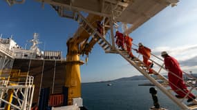 Des journalistes visitent le navire de forage en eaux profondes Chikyu, au port de Shimizu, le 5 septembre 2024 (photo d'illustration).