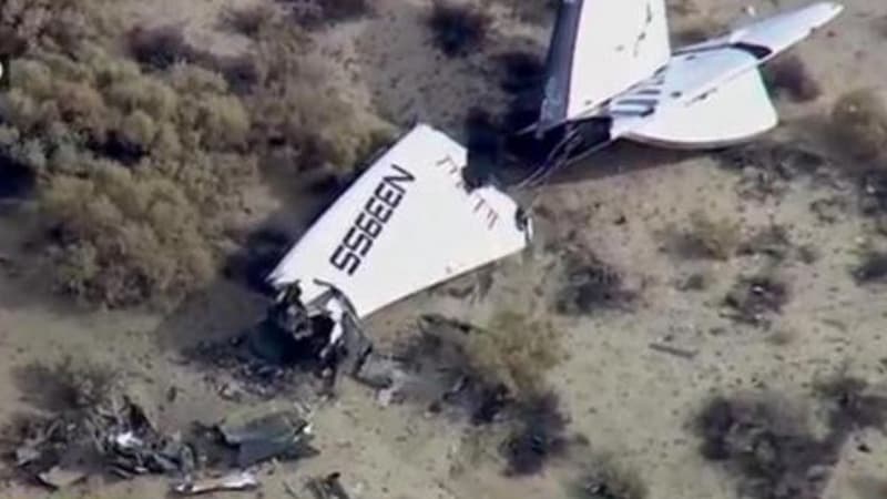 Des débris de SpaceShipTwo, le vaisseau qui s'est écrasé dans le désert californien, vendredi 31 octobre 2014.