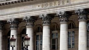 Le CAC 40 a enfoncé jeudi à la Bourse de Paris le seuil des 3.400 points, le discours de Jean-Claude Trichet, président de la Banque centrale européenne (BCE), n'apaisant pas les craintes du marché sur la croissance économique mondiale. A 14h46, l'indice