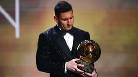 Lionel Messi avec le Ballon d'or 2021