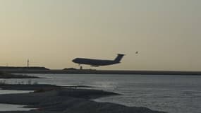 Un C5 Galaxy de l'US Air Force est arrivé à 8h40 à l'aéroport de Nice ce vendredi. 