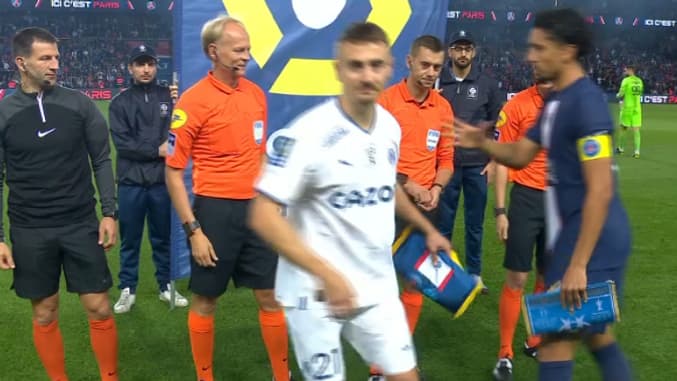 Rongier qui snobe Marquinhos avant PSG-OM, le 16 octobre 2022 Rongier qui snobe Marquinhos avant PSG-OM, le 16 octobre 2022