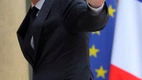 François Baroin ne juge pas opportun de rouvrir le débat sur la semaine de travail de 35 heures, dont l'UMP entend pourtant faire un enjeu de l'élection présidentielle de 2012. "Les 35 heures sont mortes et enterrées", a déclaré le porte-parole du gouvern