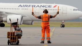 Un avion de la compagnie Air France sur le tarmac 