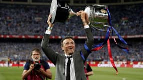 Luis Enrique remportant la Coupe du Roi avec le Barça, en mai 2017