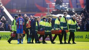 Jean-Philippe Mateta évacué sur civière lors de Crystal Palace-Millwall le 1er mars 2025