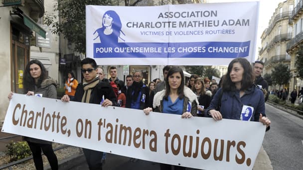 Jeudi matin, environ 150 personnes ont manifesté à  Montpellier pour réclamer que les auteurs de délit de cette ampleur puissent être poursuivis devant une cour d'assises.