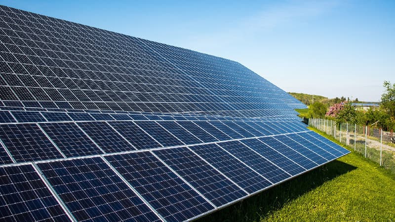 L'association SolarPower Europe souhaite que l'Union européenne lèvent les barrières douanières mises en place sur les produits venus de Chine. (image d'illustration) 