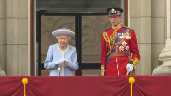 Elizabeth II en haar neef Edward Kent op 2 juni 2022 tijdens haar platina jubileum