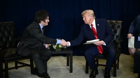 Le président américain Donald Trump rencontre le président argentin Javier Milei en marge de l'Assemblée générale des Nations Unies, le 23 septembre 2025 à New York (photo d'illustration).