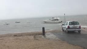 Un bateau emporté par la tempête sur l’île de Ré - Témoins BFMTV