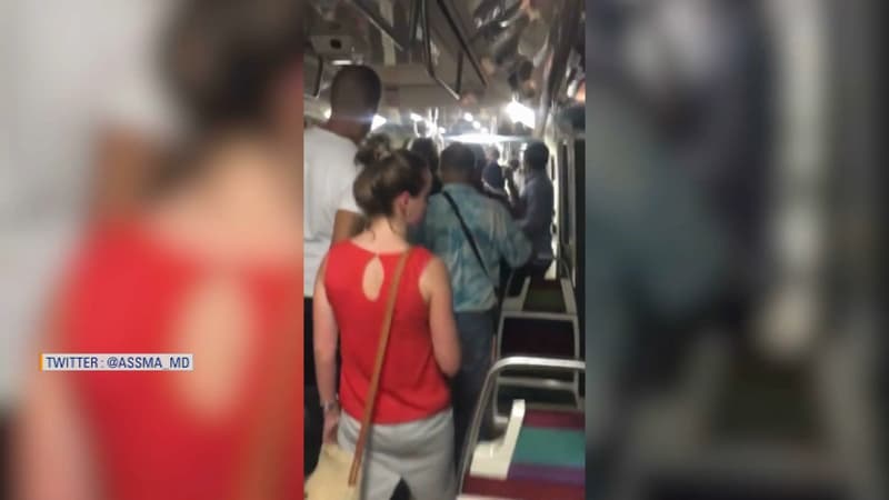 Les passagers sont restés bloqués deux heures dans les trains de la ligne 1.