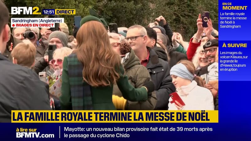 Bain de foule pour la famille royale après la messe de Noël de Sandringham