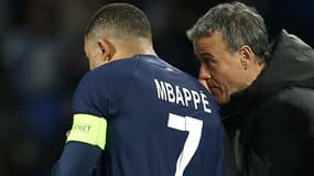 Kylian Mbappé et Luis Enrique lors du 8e de finale retour de Ligue des champions entre le PSG et la Real Sociedad, le 05/03/2024