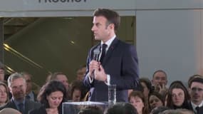 Emmanuel Macron, sur les JO de Paris 2024: "Rendre baignable la Seine et la Marne, c'est l'un des héritages de ces Jeux"