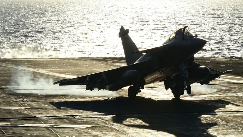 François Hollande a vanté "les résultats impressionnants contre Daesh", lors de sa visite à bord du porte-avions Charles-de-Gaulle. (Photo d'illustration)