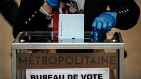 Un bureau de vote à Lyon, le 15 mars 2020 lors du 1er tour des élections municipales