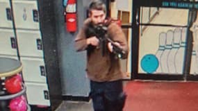 La photo du suspect recherché transmise par le bureau du shérif du comté d'Androscoggin après les fusillades à Lewiston, dans le Maine.