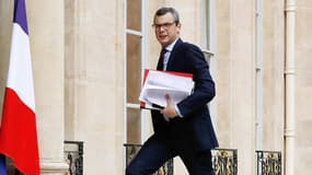 Soupçons de corruption: le secrétaire général de l'Elysée visé par une plainte d'Anticor
