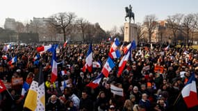 Les manifestants anti-pass réunis place du Trocadéro à Paris.