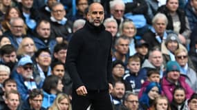 Pep Guardiola sur le banc de Manchester City le 1er avril 2023.