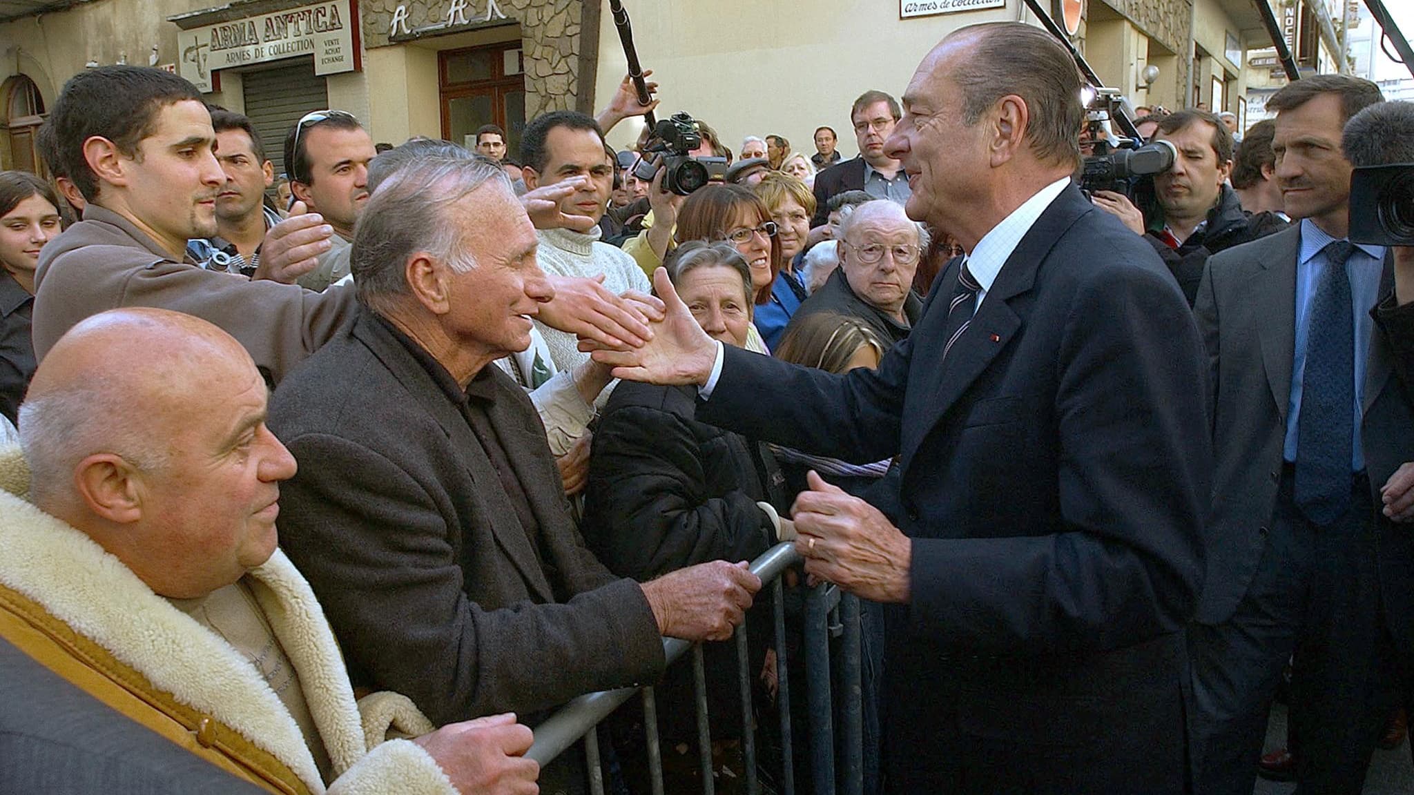 Jacques Chirac en Corse en 1998 après la cérémonie d'hommage au préfet Erignac Jacques Chirac en Corse en 1998 après la cérémonie d'hommage au préfet Erignac