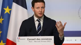 Le secrétaire d'Etat chargé des Affaires européennes Clément Beaune, lors d'une conférence de presse à l'Elysée, le 30 mars 2022