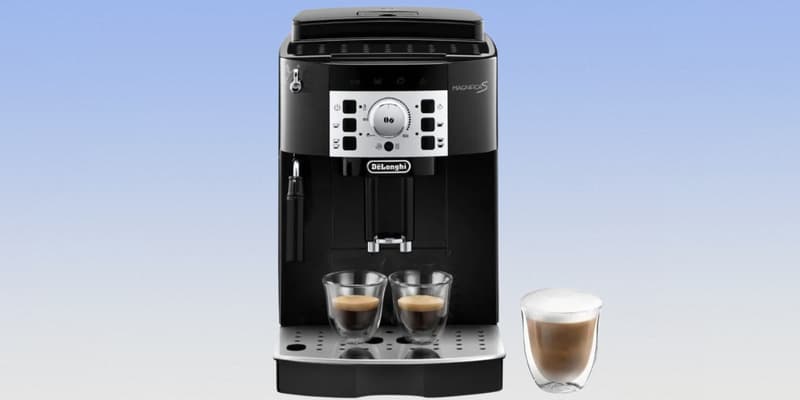 De nouveau en promotion, cette machine à café avec broyeur Delonghi fait sensation