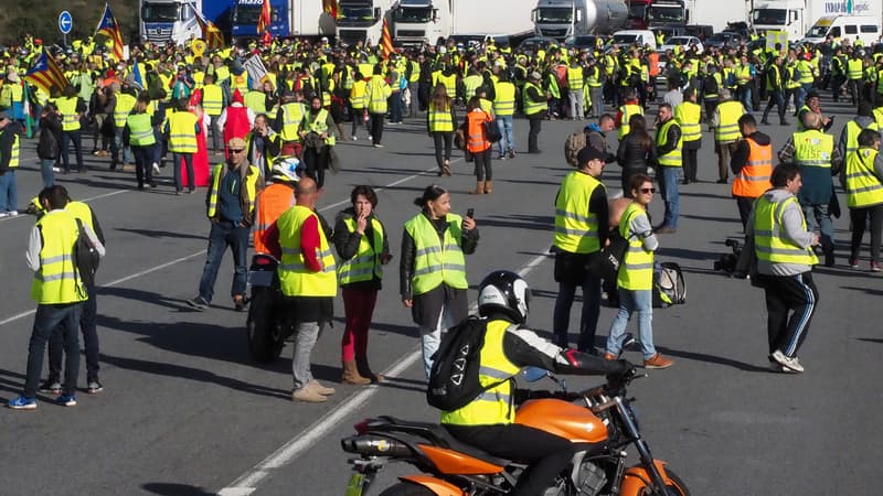 Blocage des gilets jaunes sur l'autoroute A9 à Le Boulou (Pyrénées Orientales), le 22 décembre 2018.