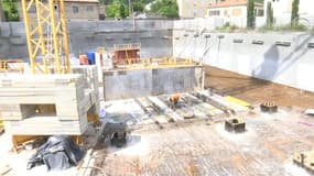 Une maison au milieu d'un chantier à Solliès-Pont (Var)