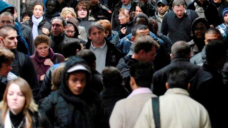 Soixante pour cent des Français désapprouvent l'idée d'une augmentation de la Contribution sociale généralisée pour baisser les cotisations sociales payées par les entreprises, selon un sondage Tilder/LCI/OpinionWay diffusé mercredi. /Photo d'archives/REU