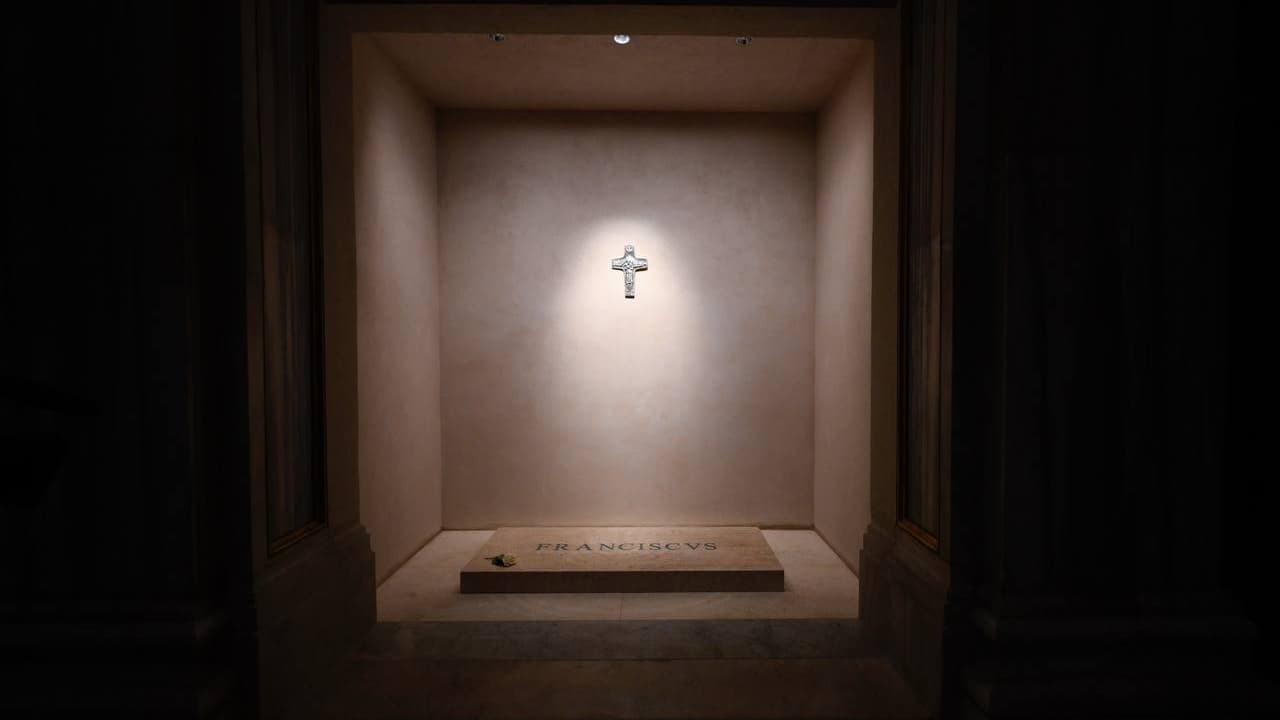 La tombe du pape François dans la basilique Sainte-Marie-Majeure, à Rome.